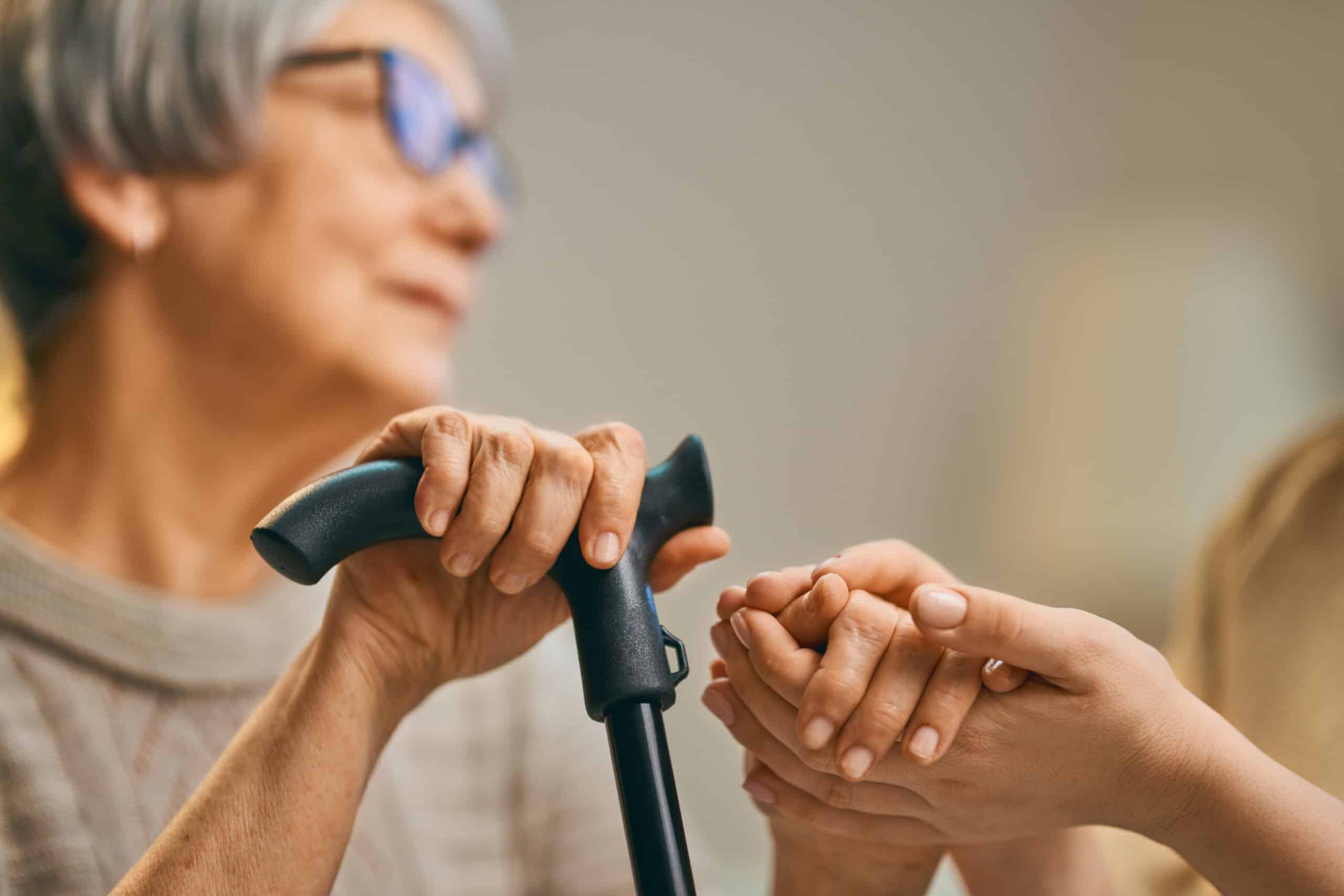 Escucharán a los adultos mayores que necesiten conversar en Navidad 